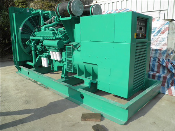 康乐出租发电机 发电机组厂家：柴油发电机组的控制屏的作用是什么？