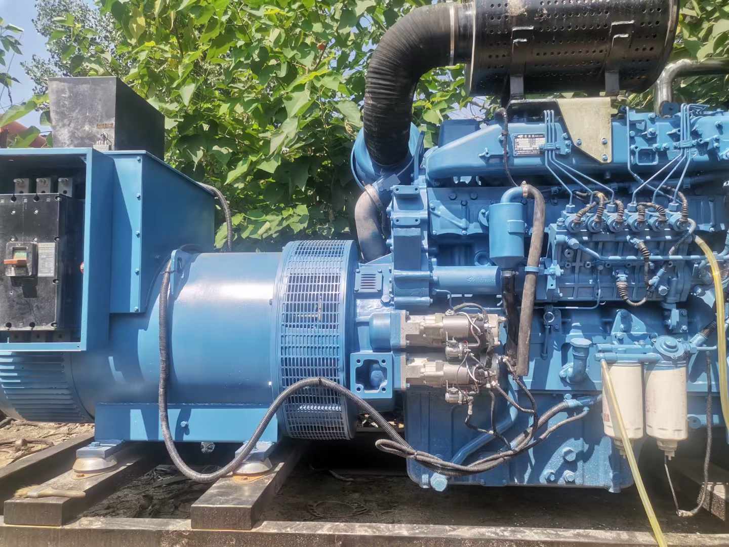 康乐详细说明降低 800kW 柴油发电机输出电流波动的方法