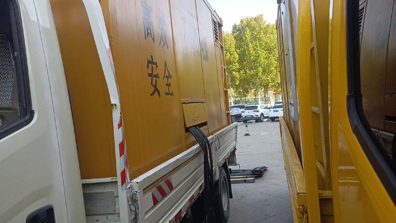 康乐如何判断柴油发电机组和UPS电源的切换时间是否符合要求？